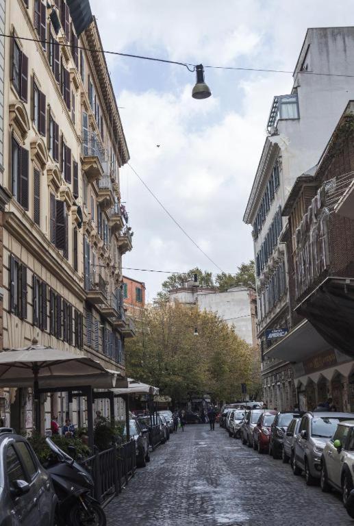Casa Nicola- Apt In The Heart Of Romeアパートメント エクステリア 写真